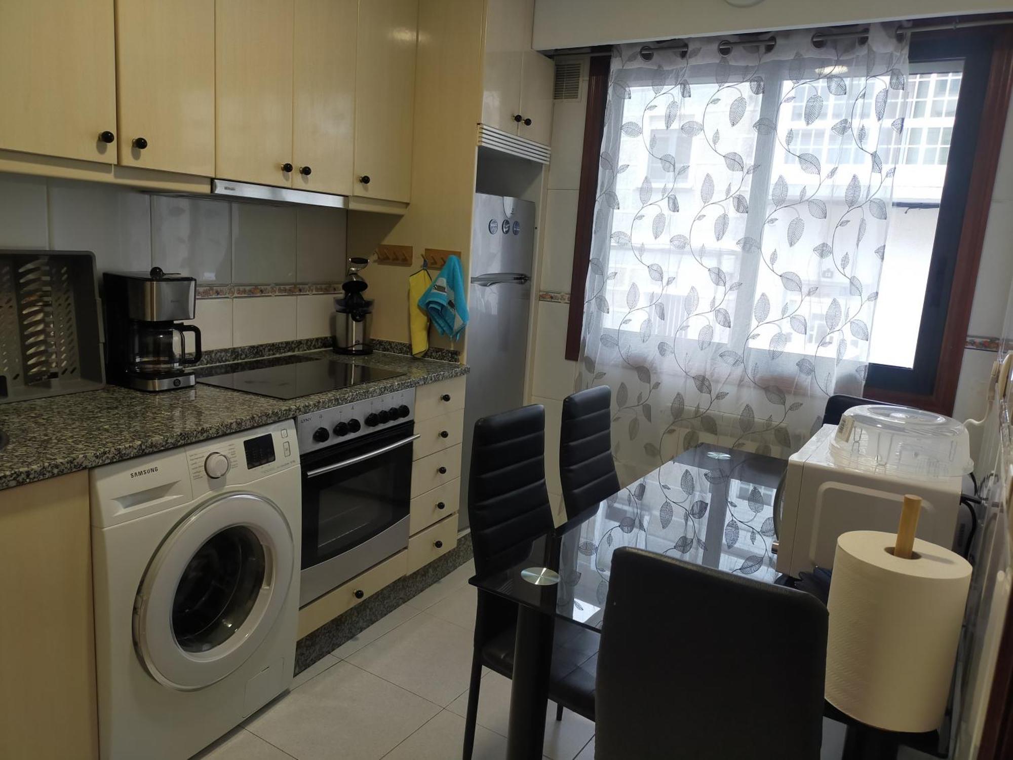 Berishift Apartment Оуренсе Екстериор снимка
